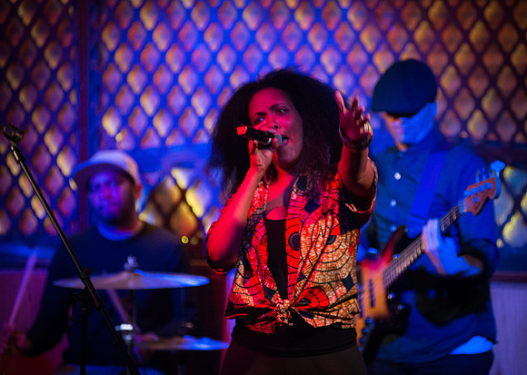 Wayna - Ginnys Supper Club - Harlem USA - 2015