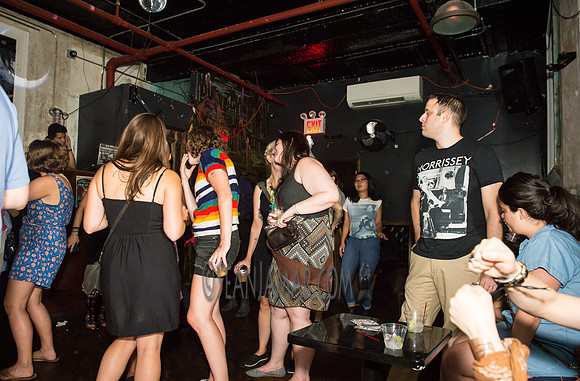 Oscilate Wildly - Jeromes - NYC - 2016