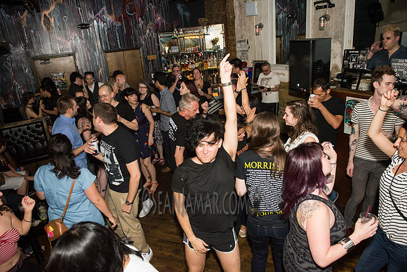 Oscilate Wildly - Jeromes - NYC - 2016