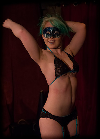 Vonka Romanov - NY Pinup Club - December Burlesque