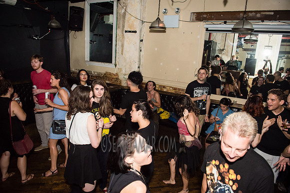 Oscilate Wildly - Jeromes - NYC - 2016