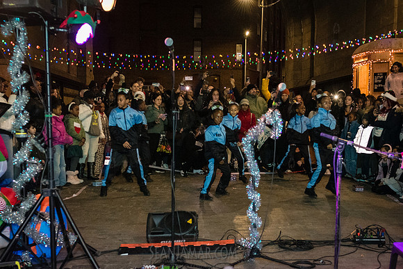 DID Christmas Tree Lighting - Dumbo Archway - NYC - 2024