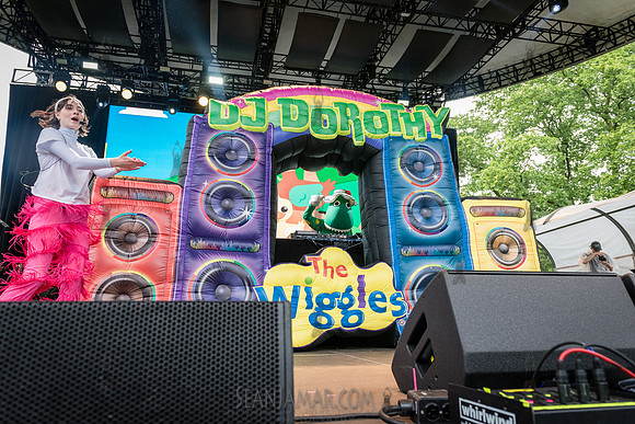 The Wiggles DJ Dorothy Sound System - NYC SummerStage - Aussie B