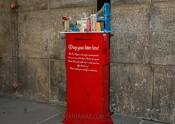 DID Christmas Tree Lighting - Dumbo Archway - NYC - 2024