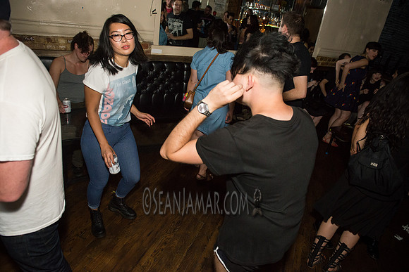 Oscilate Wildly - Jeromes - NYC - 2016
