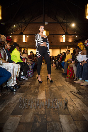 MIDGETgirafe - Ankara Bazaar - 26 Bridge St - BK USA - 2017