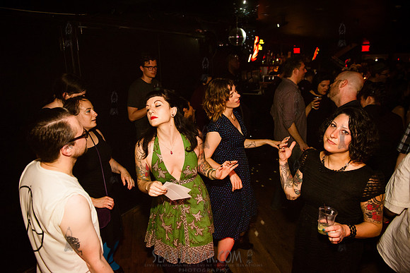 Oscillate Wildly - Le Poisson Rouge - NYC - 2015
