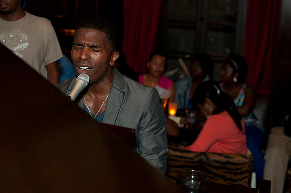 Chris Rob'Waiting For You' Video Premiere