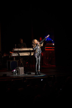 Ledisi wsg Robert Glasper Experiment - Beacon Theatre - NYC - 2014