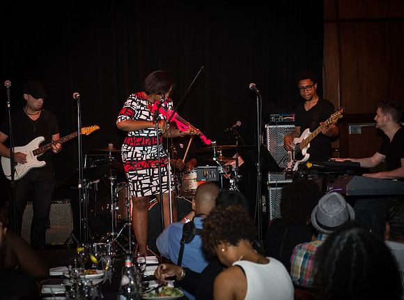 Charisa The Violin Diva - Soul Factory - BB Kings - NYC - May 2015
