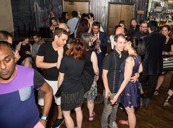 Oscilate Wildly - Jeromes - NYC - 2016