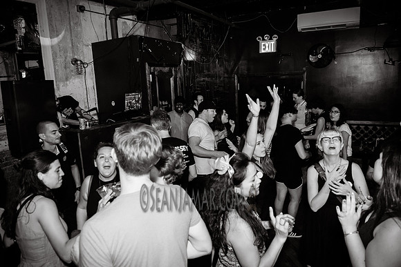 Oscilate Wildly - Jeromes - NYC - 2016