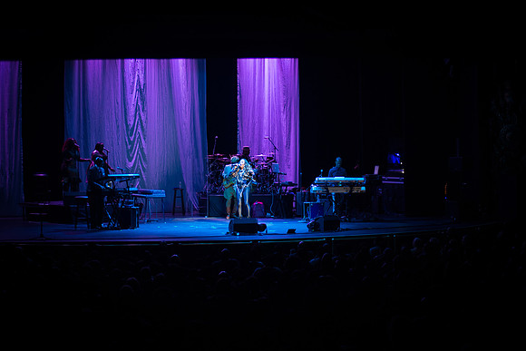 Ledisi wsg Robert Glasper Experiment - Beacon Theatre - NYC - 2014