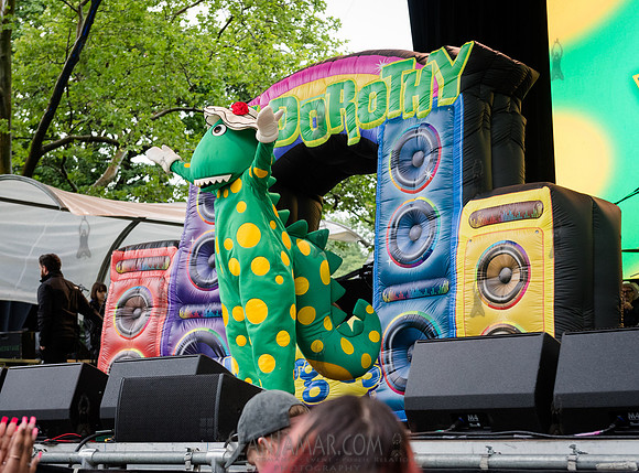 The Wiggles DJ Dorothy Sound System - NYC SummerStage - Aussie B
